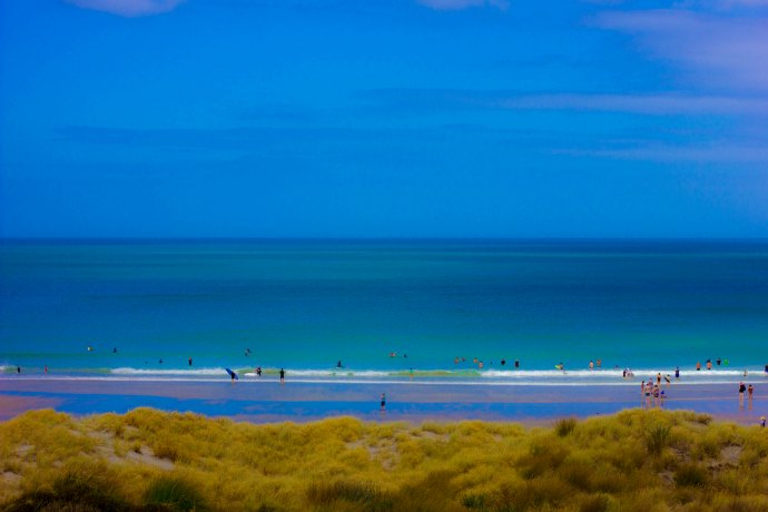 Blue sky beach scene - introduction to colour psychology - why colours make us feel the way they do