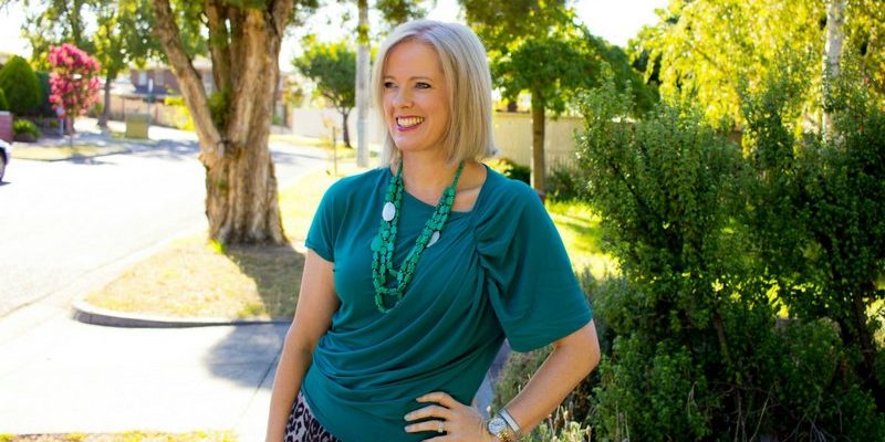 How to choose the undertone of green - which ones are warm and which are cool