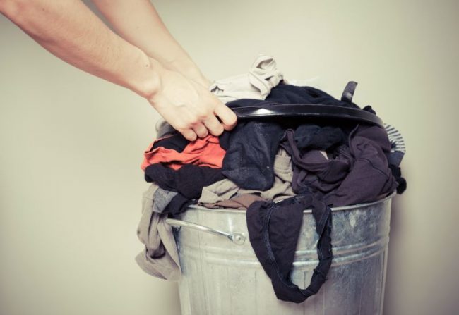 Read this blog post before you throw all your clothes out for a minimalist or capsule wardrobe What to keep and what to let go of in your wardrobe