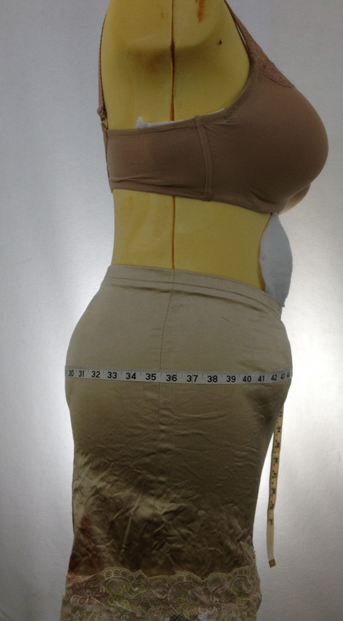 Where to measure your hips for internet shopping