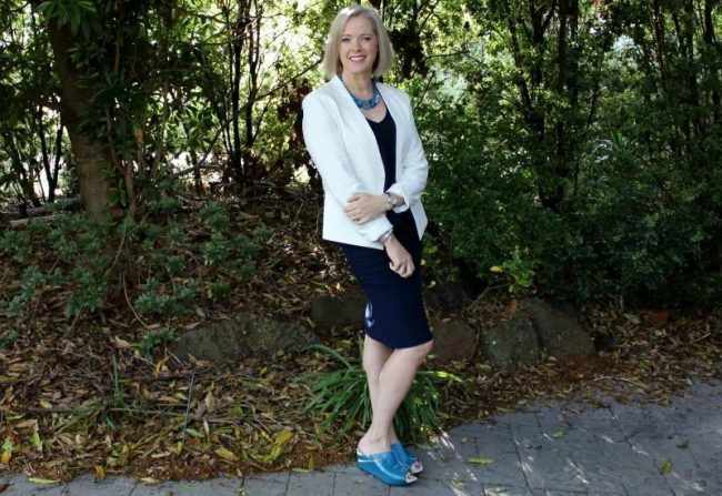 navy dress white jacket turquoise accessories What to wear to work- 12+ outfit ideas to steal for the office