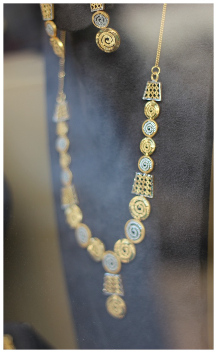 gold jewellery meena bazaar Dubai