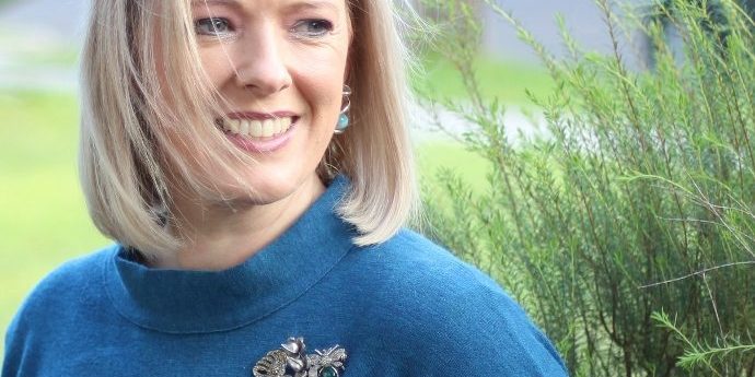 how to wash your hair