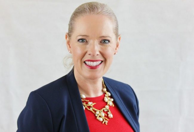 statement necklace 6 reasons why you should be wearing statement necklaces now