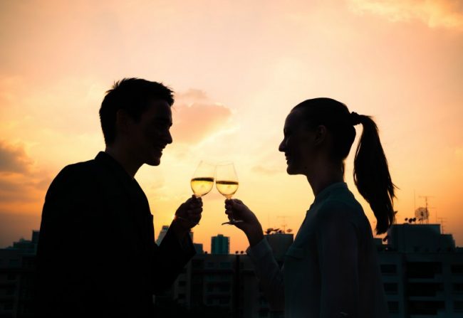 what to do on a date What to do on your next date? Here are 50 fabulous date ideas to try