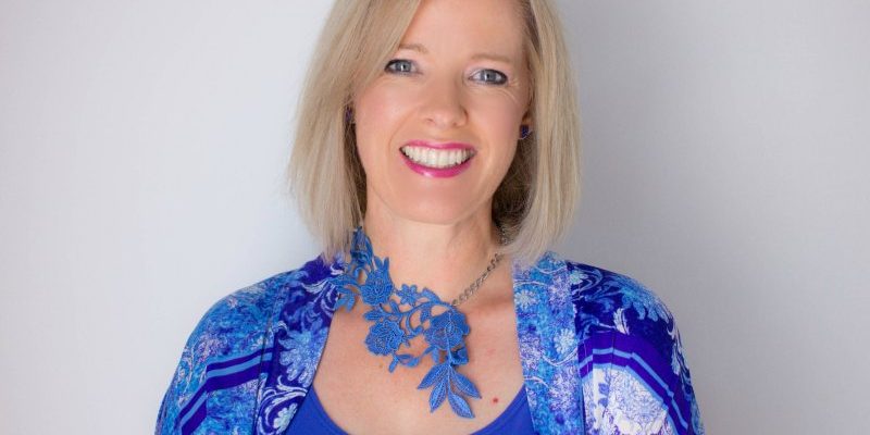 Change your outfit by changing your accessory