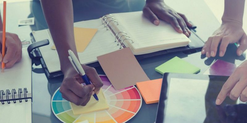 Become a personal stylist and image and colour consultant with online and classroom training - click for more