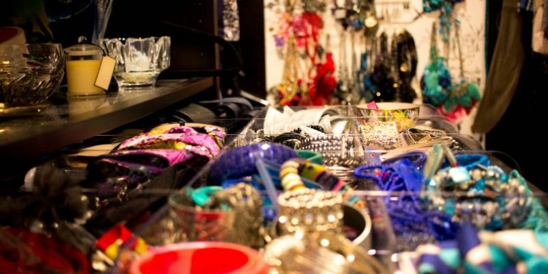 Small space wardrobe organisation Small Space Big Style - Wardrobe organisation and tips on having lots of outfits with limited space - find out more and watch the video - click here