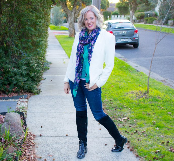 Adding scarves to your winter outfit - tips and tricks from a personal stylist