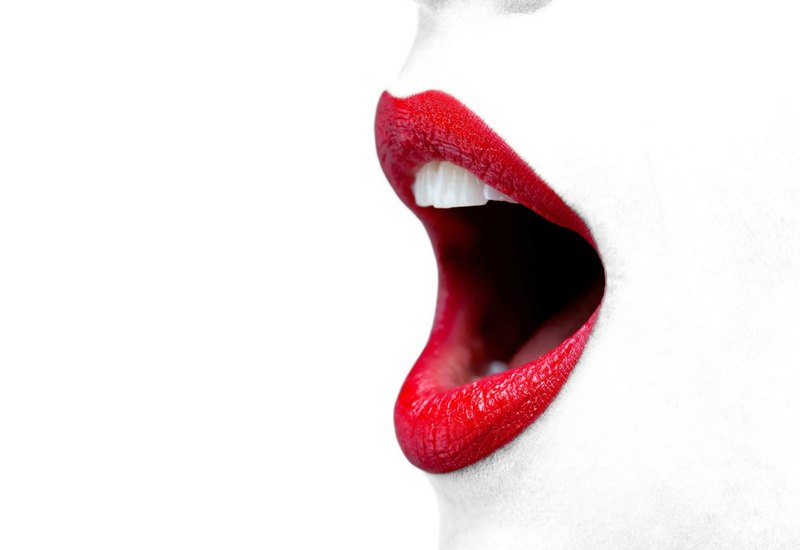 8 Causes and Solutions for Bad Breath and How to Tell Someone They've Got It