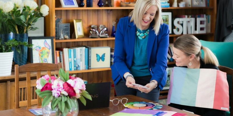 Managing the Transition from One Colour Palette to Another