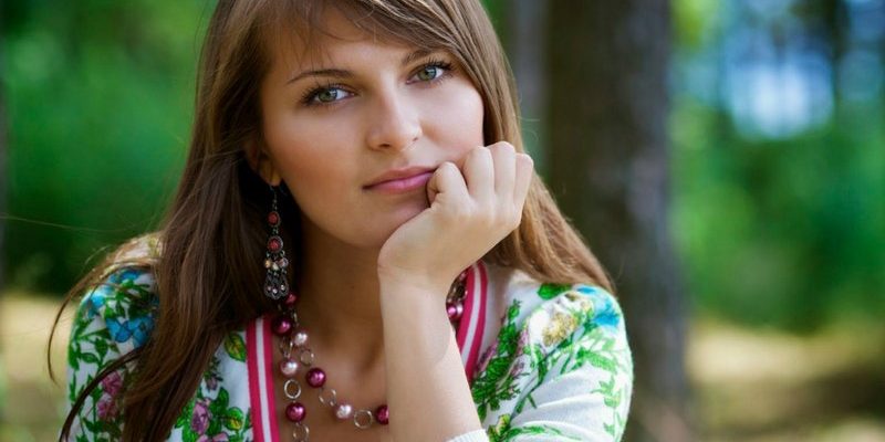 Building outfits using statements and interest pieces How to add the interest and statement items to your outfit to create fabulous and amazing outfits