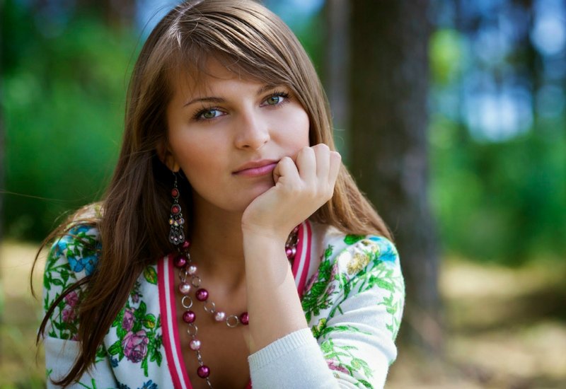 Building outfits using statements and interest pieces How to add the interest and statement items to your outfit to create fabulous and amazing outfits