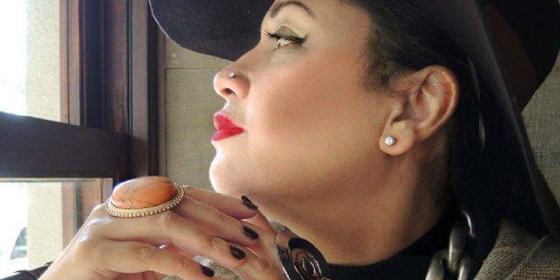 Discover the Stylish Thoughts of the eclectic and adventrous dresser Mrs Maya Plays