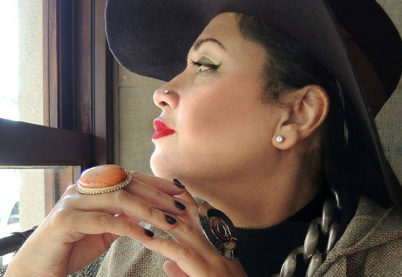 Mrs maya plays Discover the Stylish Thoughts of the eclectic and adventrous dresser Mrs Maya Plays