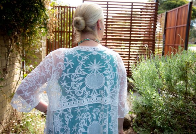 How to Use a Snap Closing Bun Maker