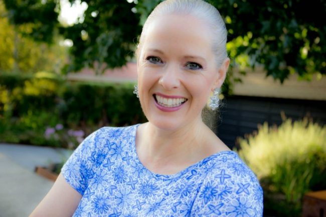 how to match an earring or jewellery to patterns How to Choose Jewellery to Work with Your Patterned Garments