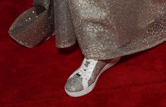 Amanda Keller wears Bared sneakers to the Logies 2019