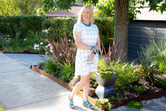 5 Simple Steps to Choosing a Patterned Garment in a Column of Colour