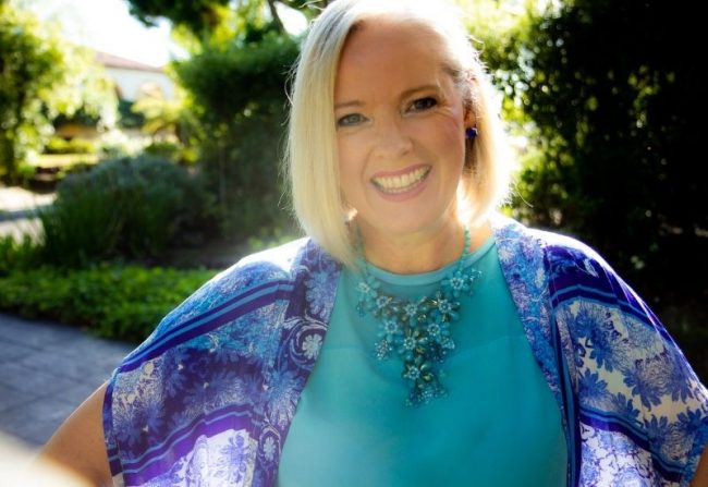 Top 3 Tips to Consider When Adding Accessories to Colourful Outfits Top 3 Tips to Consider When Adding Accessories to Colourful Outfits