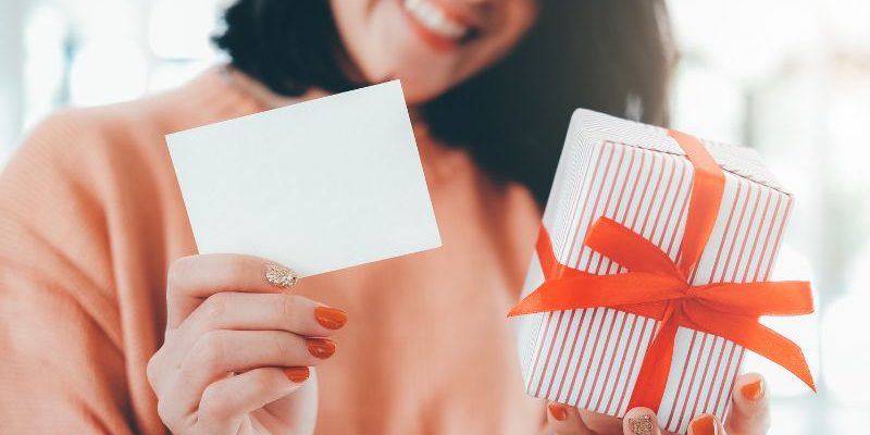 Stylish gift ideas for women who are interested in fashion and style