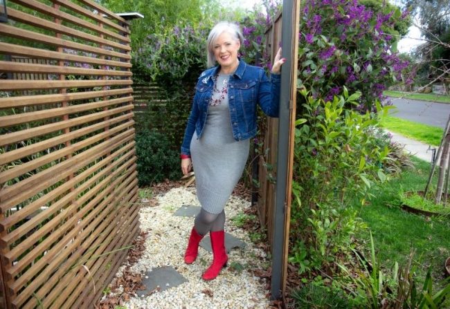 Choosing coloured tights for your skirts and dresses in winter What colour tights to wear in winter