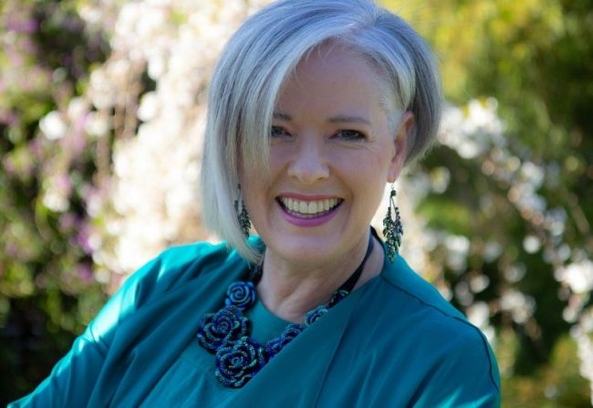 7 Tips to camouflage a large bust 7 Tips to camouflage a large bust