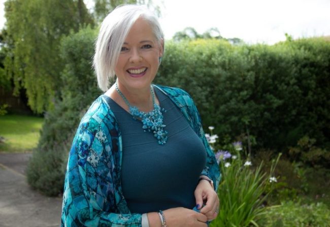 Why Oversized Clothes Don’t Make You Look Slimmer or Your Bust Smaller Why Oversized Clothes Don't Make You Look Slimmer or Your Bust Smaller