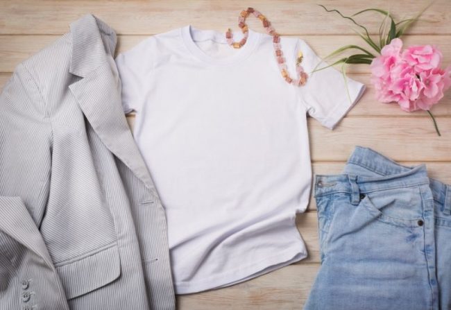 how to feel more feminine in jeans and a tee How to feel more feminine in jeans and a tee