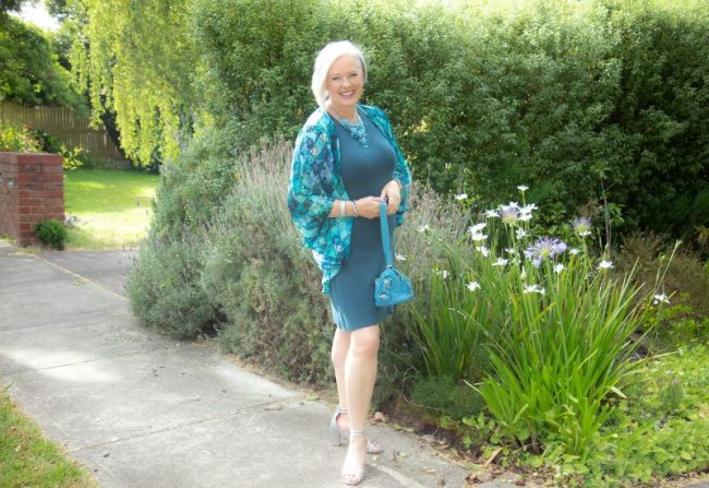 choosing handbags for your body How to choose handbags to flatter you physically - colour, size, style