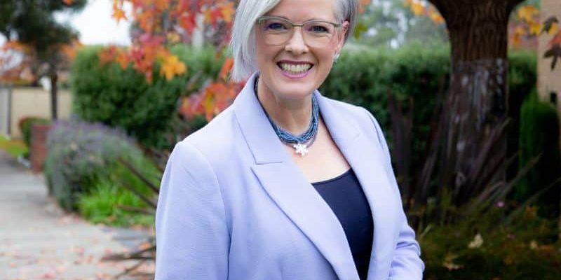 Do You Want to Add Romantic And Classic Elements To Your Outfits with ease Do You Want to Add Romantic And Classic Elements To Your Outfits with ease