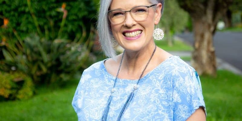 Using your personality style to choose jewellery along with your defining features