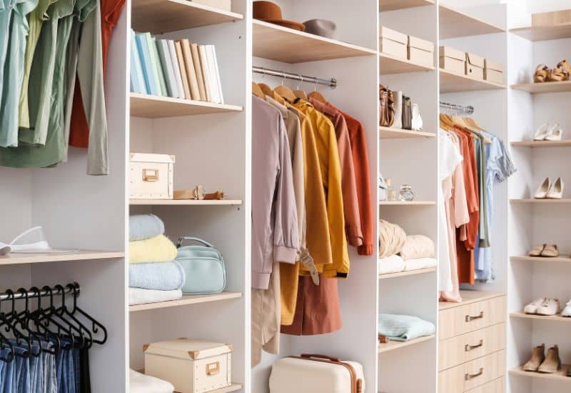 10 reasons to declutter your closet