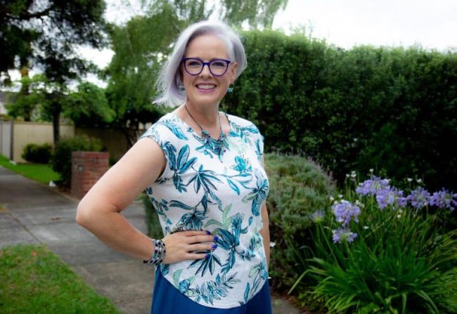 linen tees in patterns for summer dressing https://insideoutstyleblog.com/2024/07/get-dressed-like-a-pro-the-silhouette-shortcut-to-effortless-style.html