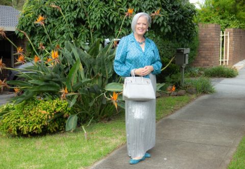 choose your handbag colour based on your hair colour choose your handbag colour based on your hair colour