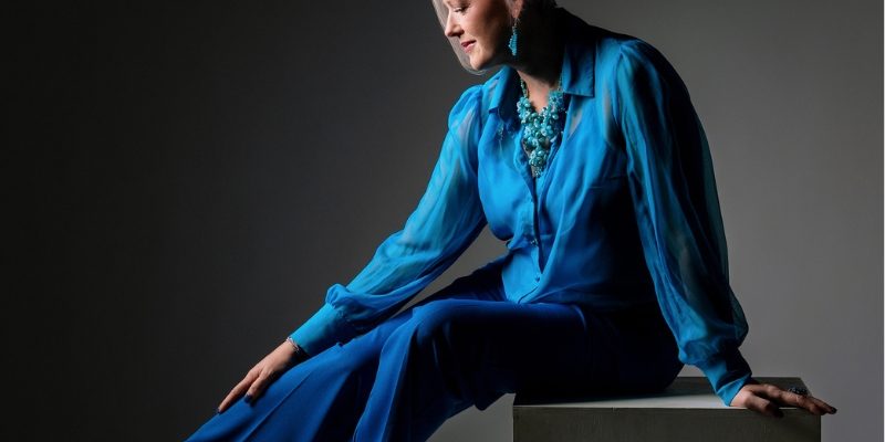 minimalist dressing doesn't have to be dull